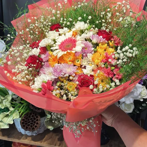 TAPTAZE MEVSİMSEL KARIŞIK CANLI ÇİÇEK BUKETİ