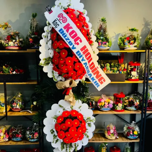 ÖZEL GÜNLER İÇİN ÇELENK ÇİÇEĞİ