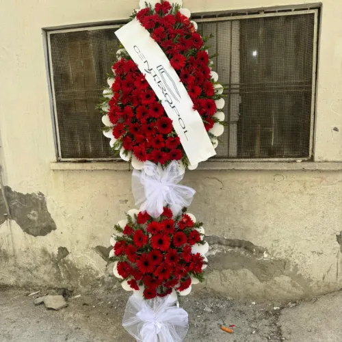 ÖZEL GÜNLER İÇİN CANLI VE ŞIK ÇELENK ÇİÇEĞİ