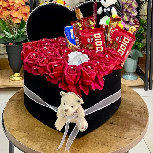 HEDİYELİK KALPLİ KUTU & ÇİKOLATA